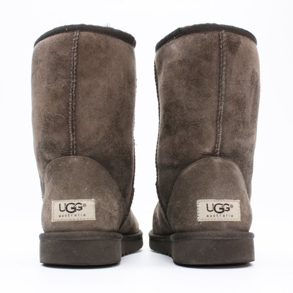 UGG Australia Ladies 8 Classic Short Brown Suede - Picture 3 of 12